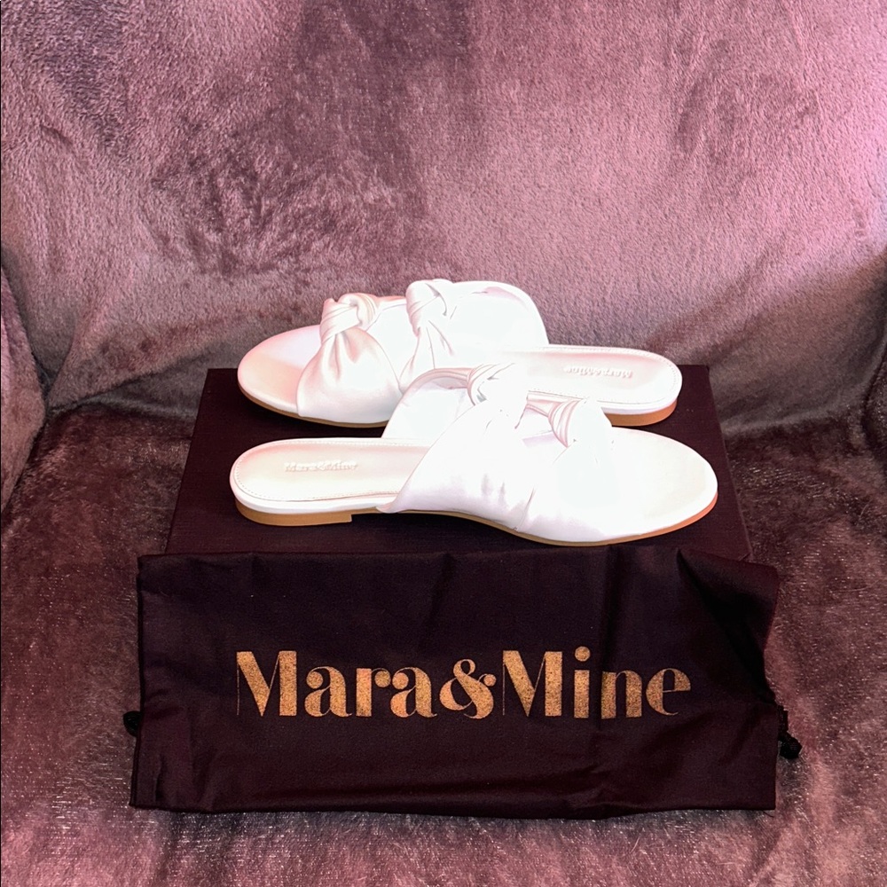 Mara & Mine White Knotted Slide Sandals - Picture 5 of 7